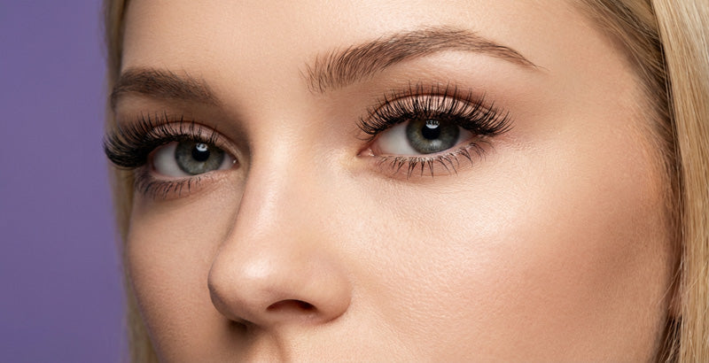 Hacimli ve Kalkık Kirpikler İçin Hangi Maskarayı Kullanmalıyız?