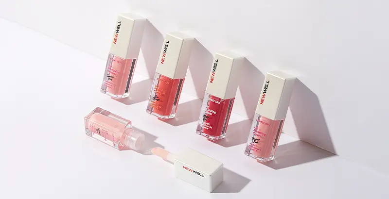 Dudak Dolgunlaştırıcı Krem mi, Lip Oil mi? Daha Dolgun ve Işıltılı Dudaklar İçin Doğru Seçim
